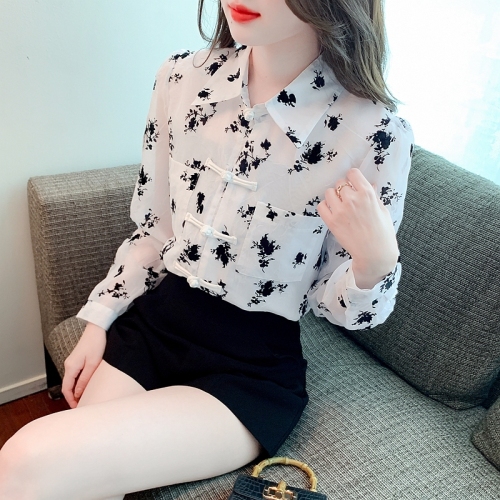 New Chinese style sun protection shirt for women in early autumn, thin cardigan, unique and chic printed long-sleeved shirt, button-down top
