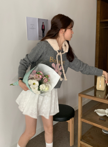 Actual shot~Fashionable Daisy winter warm fashionable casual sweater with round neck and long sleeves