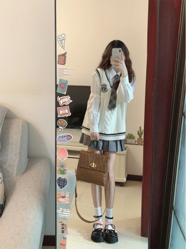 Spring and summer new fashion college style outfit JK uniform sweater vest shirt tie pleated skirt three-piece suit