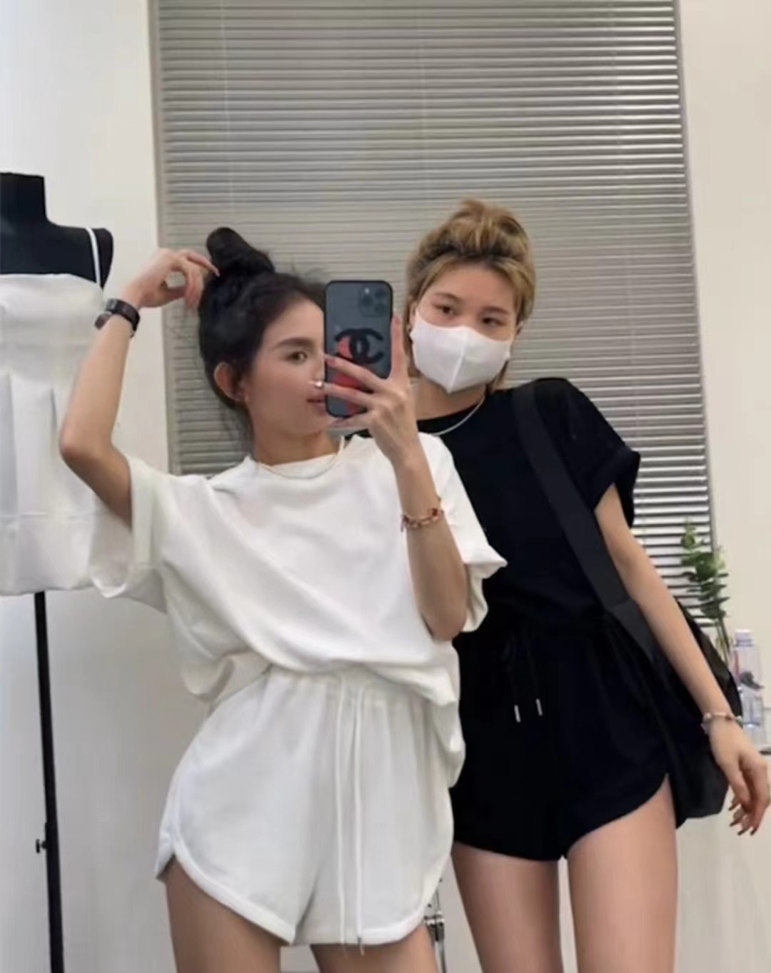 今年流行漂亮糖果色短袖t恤女204春季新款洋氣時髦打底衫顯瘦上衣