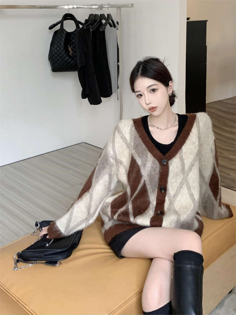 Real shot of mohair sweater coat brown rhombus Korean style loose niche Hong Kong style chic knitted cardigan