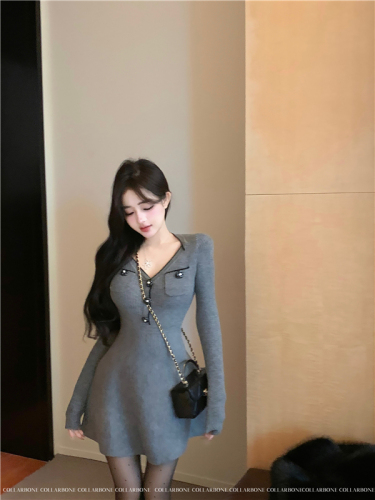 Real shot Winter V-neck solid color A-line short skirt spliced ​​slimming long-sleeved knitted dress