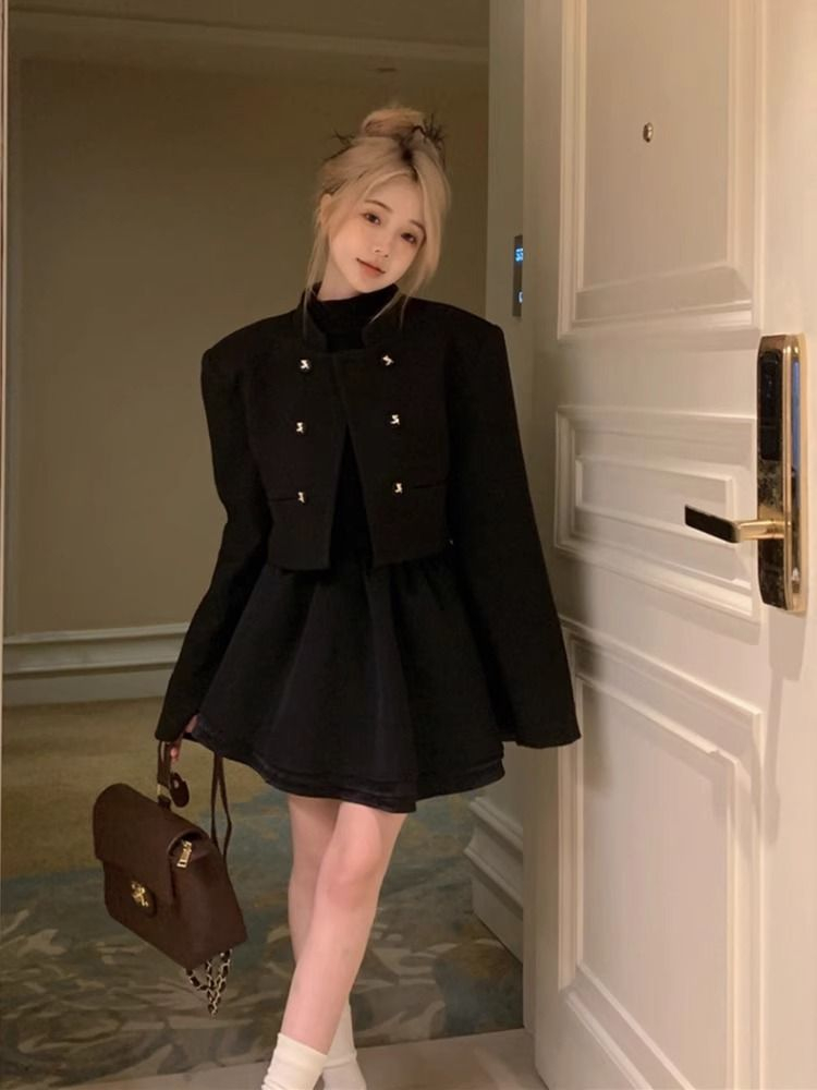 Black stand-up collar short coat for women autumn and winter 2024 new gold style shoulder pad short cardigan double breasted top