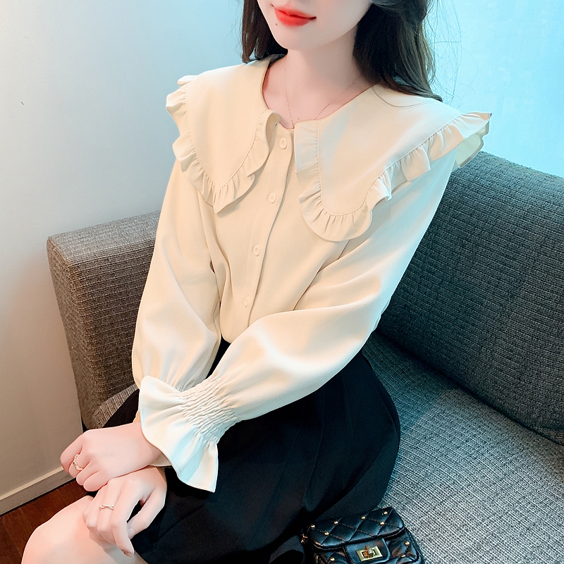 Baby doll collar brushed shirt for women in early spring, loose, slim, sweet, bell-sleeved, chic top, retro layered shirt