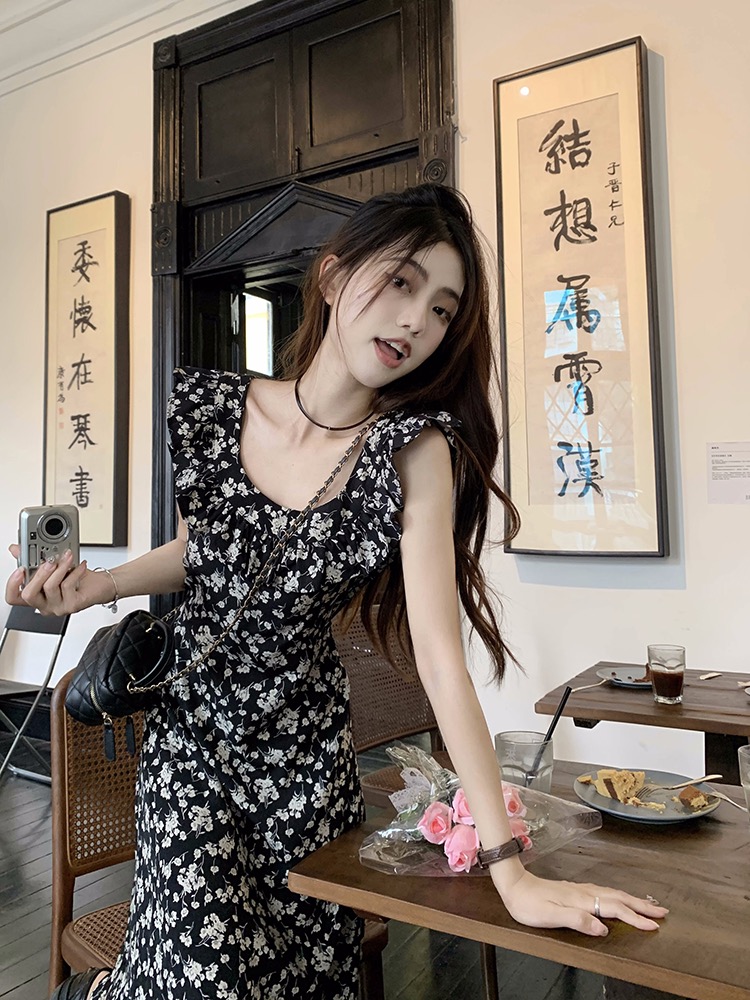 2024春夏新款氣質顯瘦中長款荷葉邊裙子復古黑色碎花連衣裙女