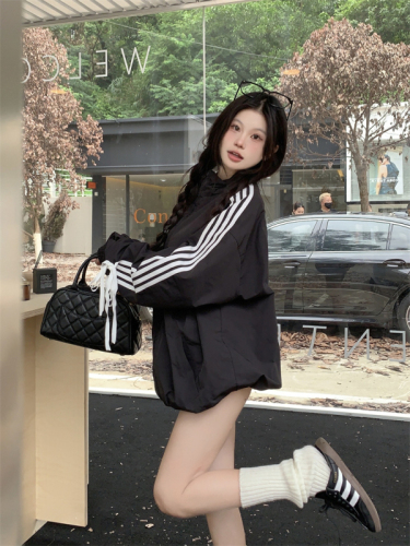 Real shot~American bow sun protection sports coat women's short black striped jacket