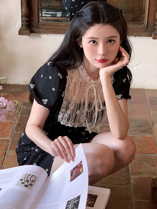 2024春夏蕾絲法式復古黑色碎花連衣裙女夏溫柔高級感赫本風小黑裙