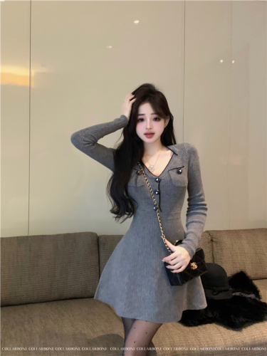 Real shot Winter V-neck solid color A-line short skirt spliced ​​slimming long-sleeved knitted dress