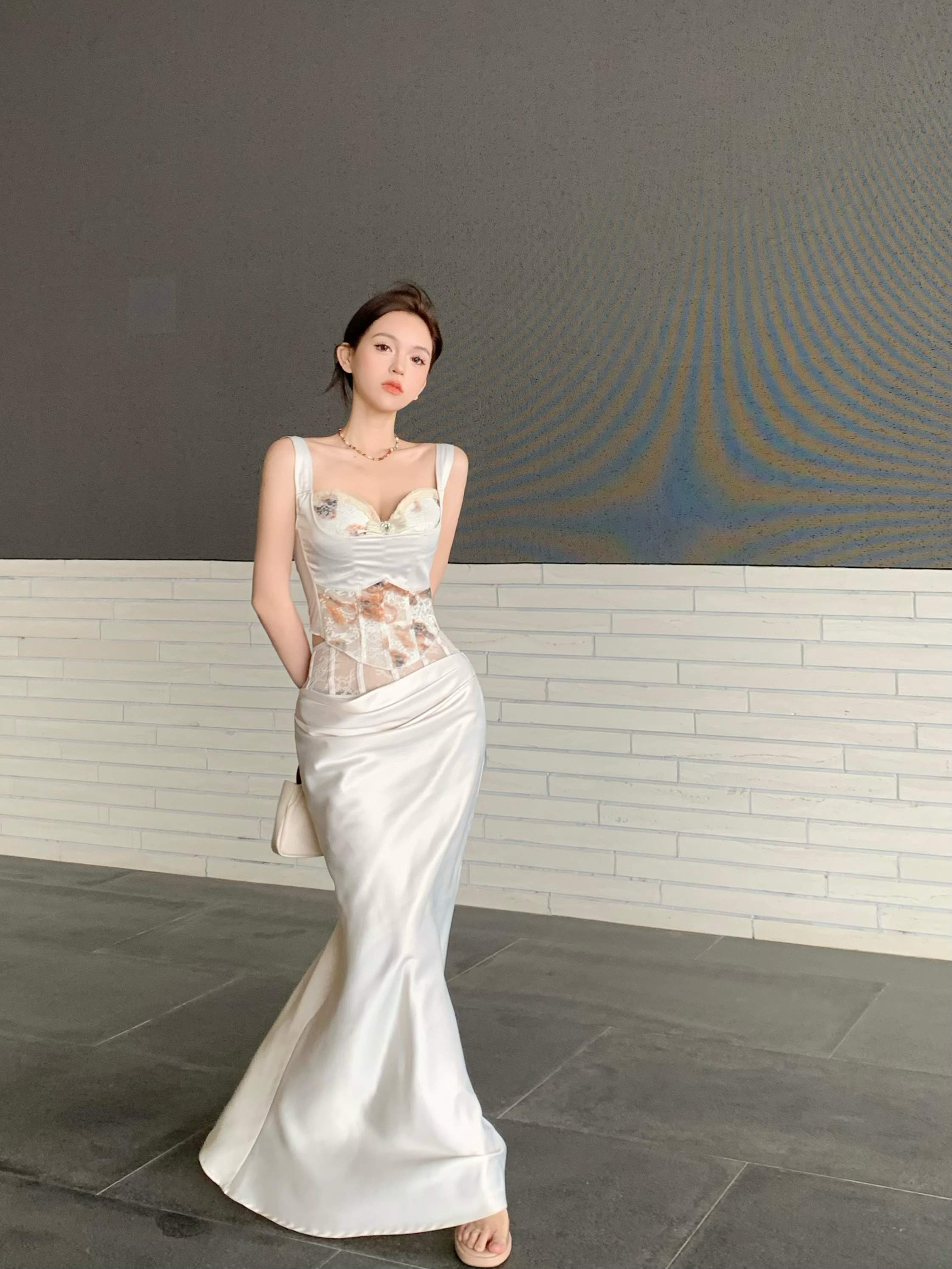 Real shot of high-end small dress two-piece set 2024 spring lace camisole fishbone top long skirt