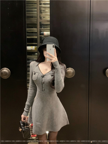 Real shot Winter V-neck solid color A-line short skirt spliced ​​slimming long-sleeved knitted dress