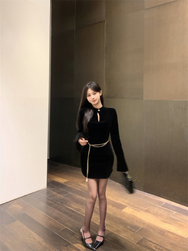 Actual shot of new spring black velvet dress with waist-cinching temperament skirt