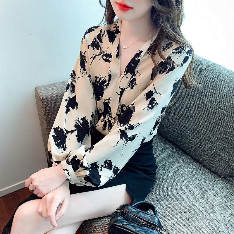 2024 early spring new style new Chinese style ink lantern sleeve retro shirt women's satin shirt
