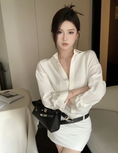 Real shot of AII white temperament hanging loose shirt temperament hip-covering one-piece long-sleeved dress
