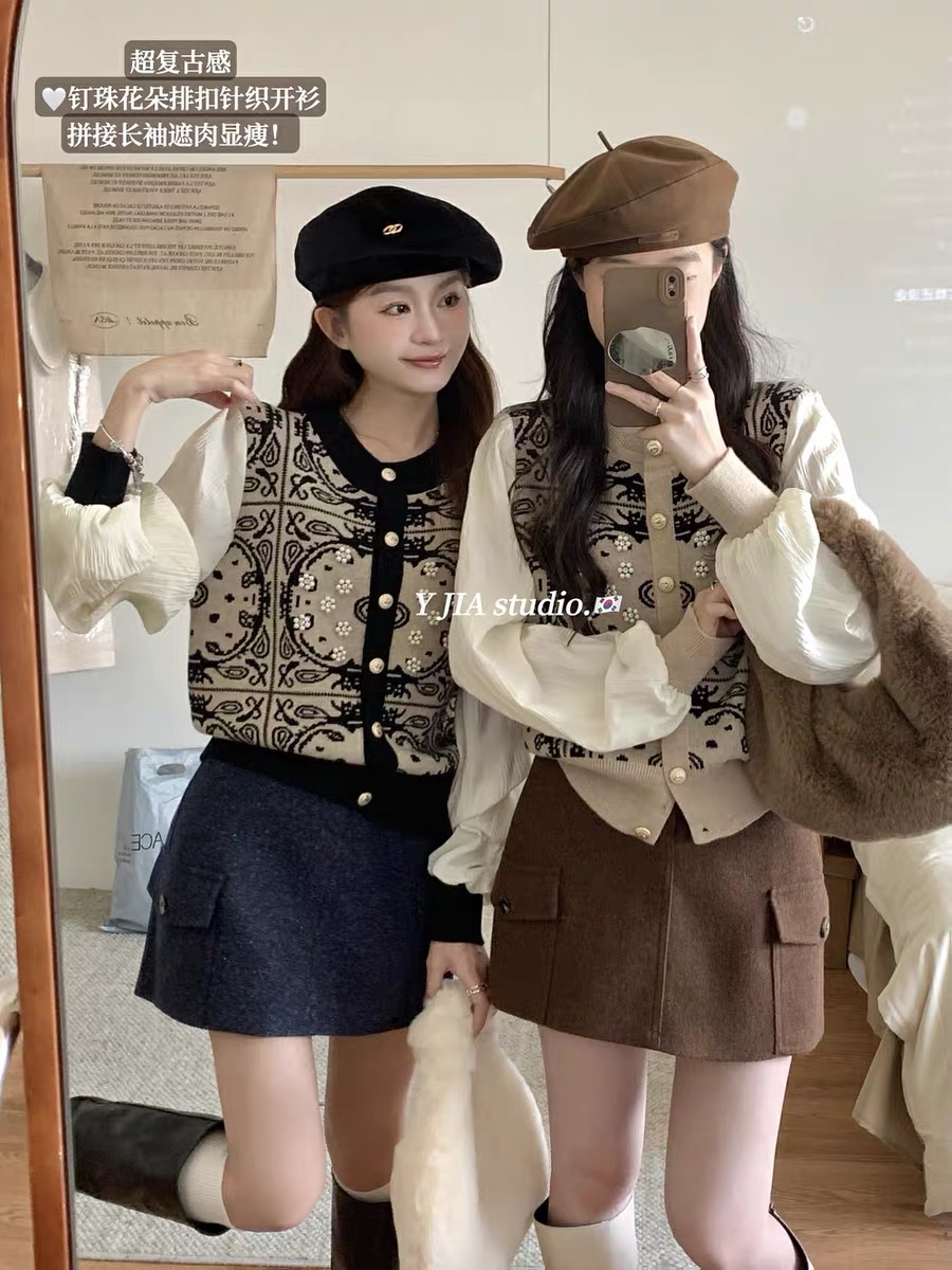 Korean version of retro contrasting color beading design fake two-piece sweater for women early spring 2024 new round neck knitted cardigan