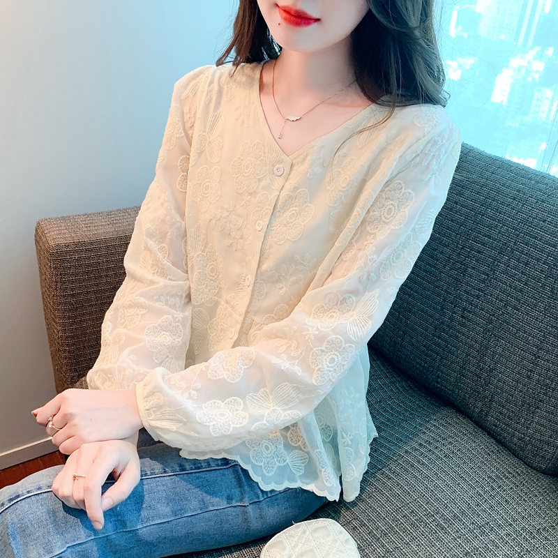2024 early spring new embroidered buttoned long-sleeved shirt for women autumn design lantern sleeve chic top