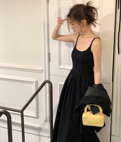 Real shot of 2024 summer new style splicing dress women's suspender skirt high-end temperament little black dress