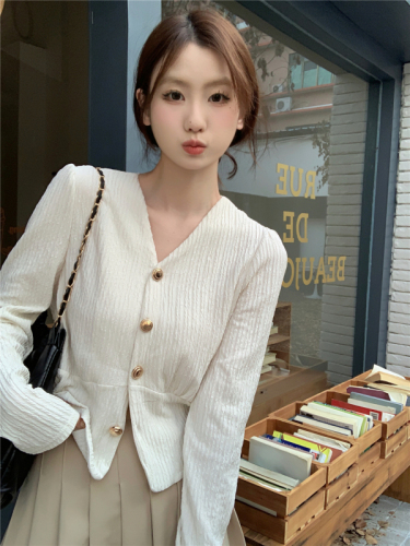 Actual shot of Korean style gentle retro French puff sleeve shirt, simple and versatile long-sleeved V-neck knitted cardigan jacket