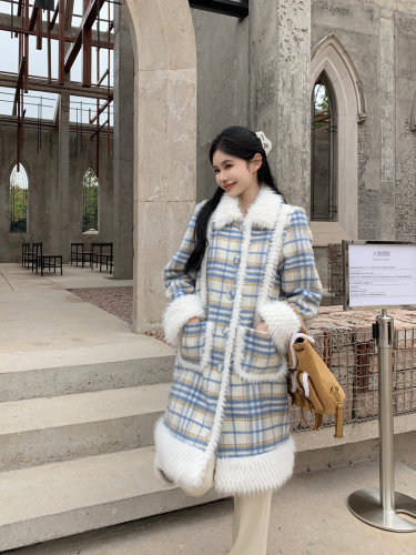 Real shot of autumn and winter new niche design furry splicing plaid woolen coat women's mid-length coat
