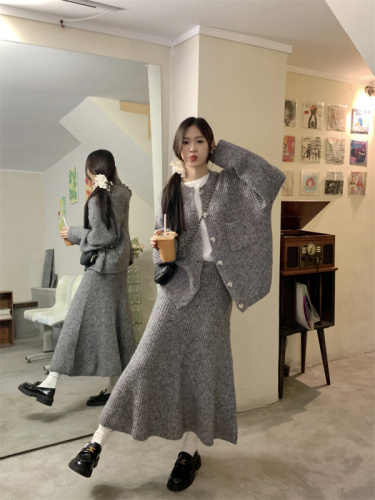 Actual shot of Korean style lazy style round neck knitted sweater cardigan jacket + A-line fishtail skirt suit