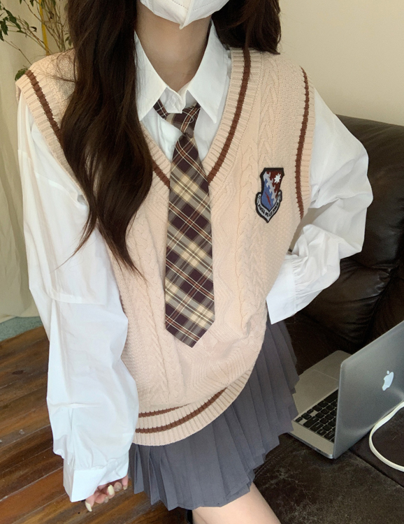 實拍 春季杏色V領針織學院風馬甲+百搭純色襯衫