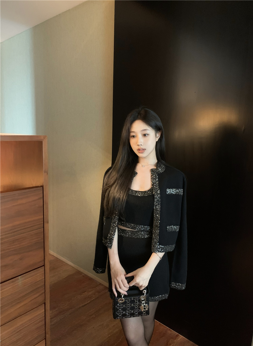 Actual shot of sequined knitted cardigan jacket/vest/skirt three-piece set