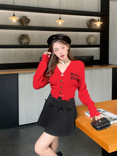 Actual shot of sweater women’s fashionable diamond button knitted cardigan French style short top + skirt set two-piece set