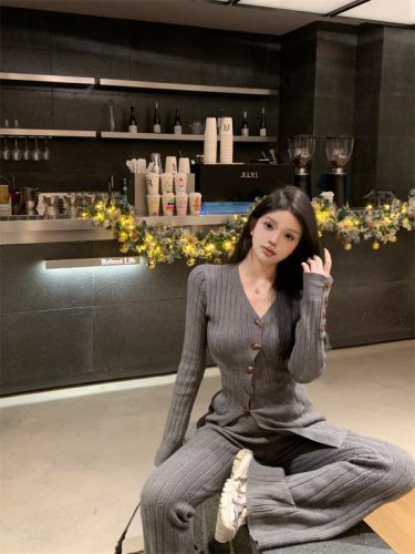 Actual shot of designer v-neck sweater suit, women's high-waisted straight casual pants two-piece set