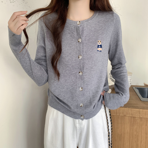Actual shot of autumn and winter Korean style single-breasted bear embroidery college design knitted long-sleeved sweater women's jacket