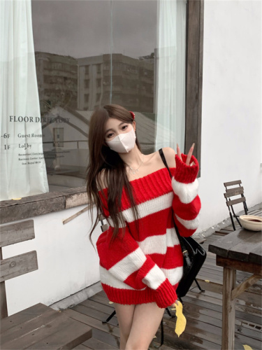 Actual shot of spring new loose striped lazy style one-shoulder red sweater