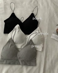 Actual shot~ A beautiful girl with a suspender belt wrapped around her breasts with thin straps to prevent exposure and no steel rims as a bottom layer