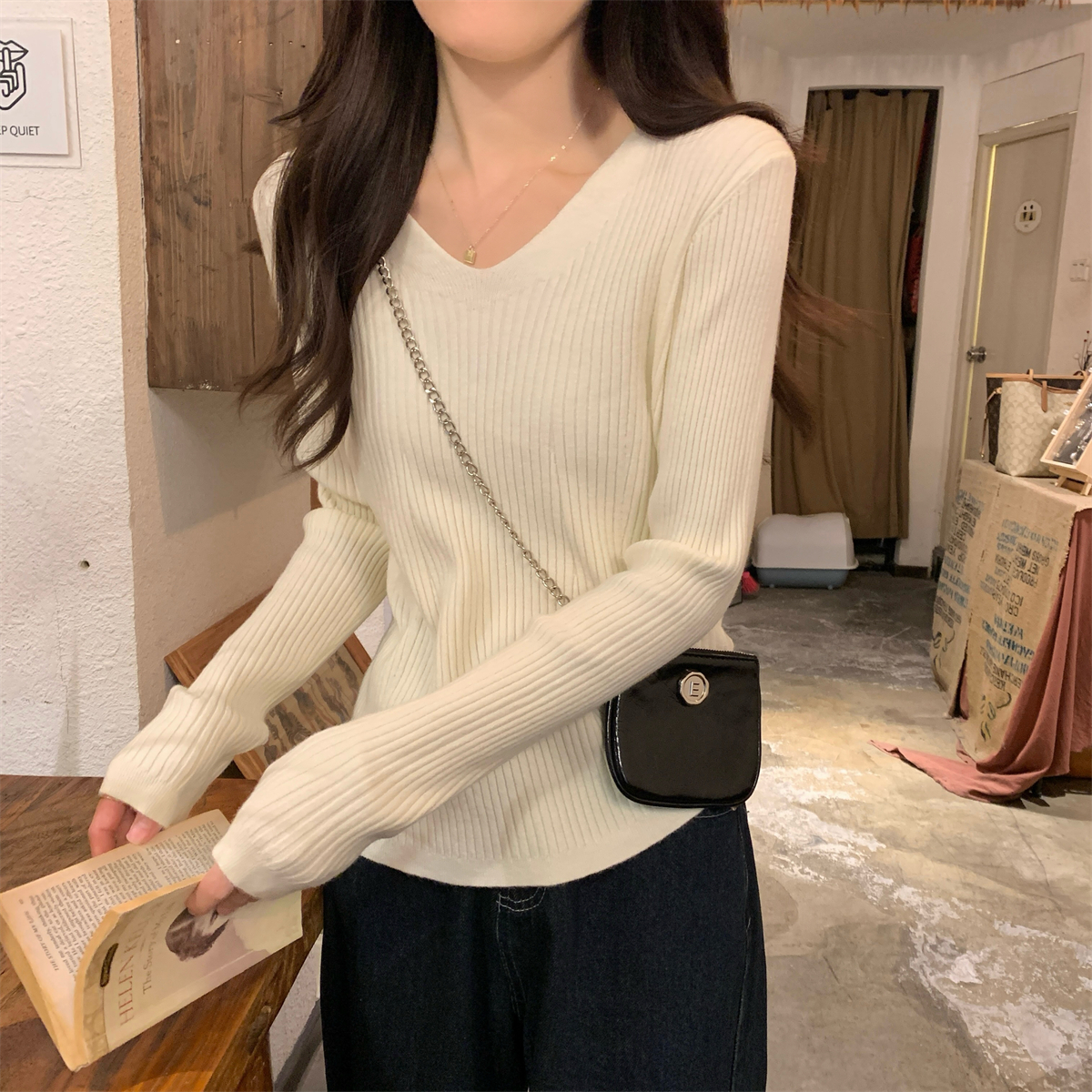 Actual shot of 2024 early spring new Korean style V-neck temperament inner andy velvet knitted bottoming sweater for women