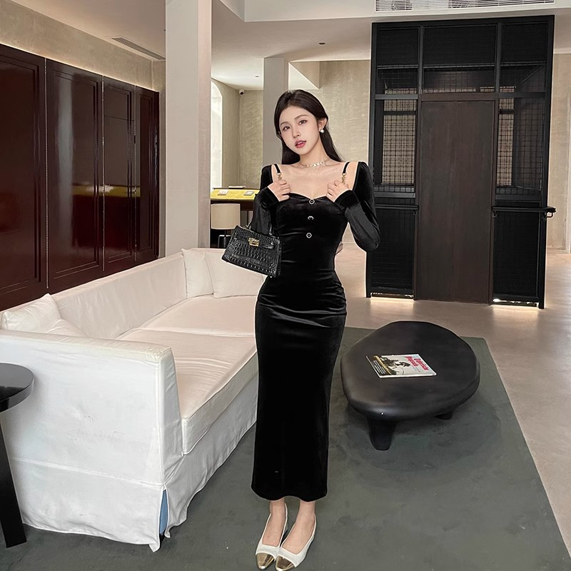 French suspender black velvet dress for women spring and autumn new bottoming slimming skirt long sleeve slit long skirt