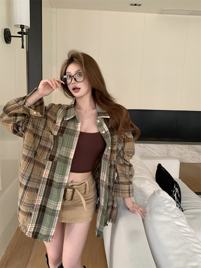 Actual shot of casual and lazy color-blocked street plaid shirt with design top