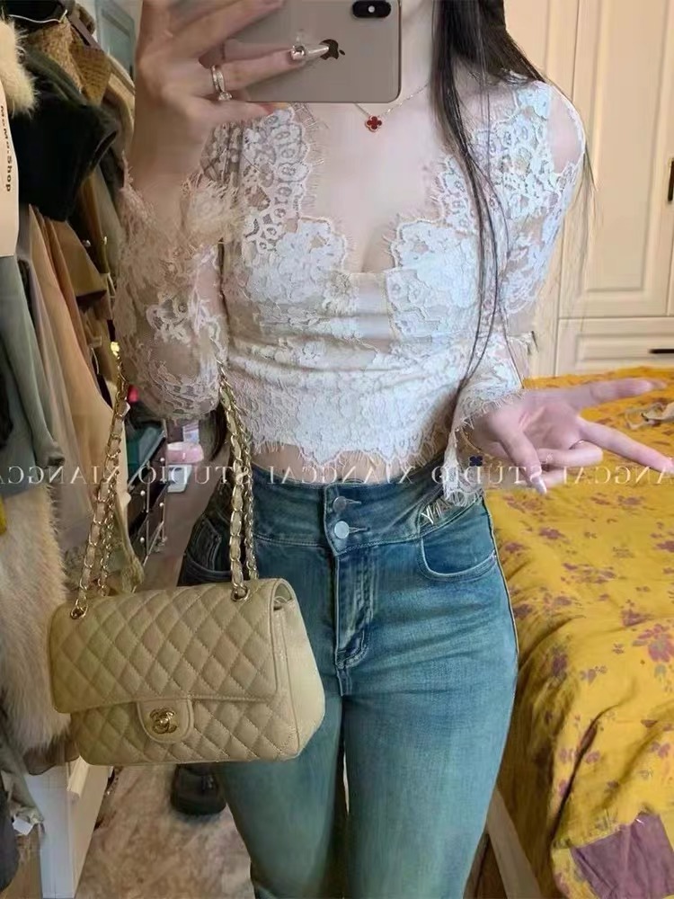 純欲V領長袖蕾絲衫女秋裝性感純色內搭打底小衫修身短款露臍上衣