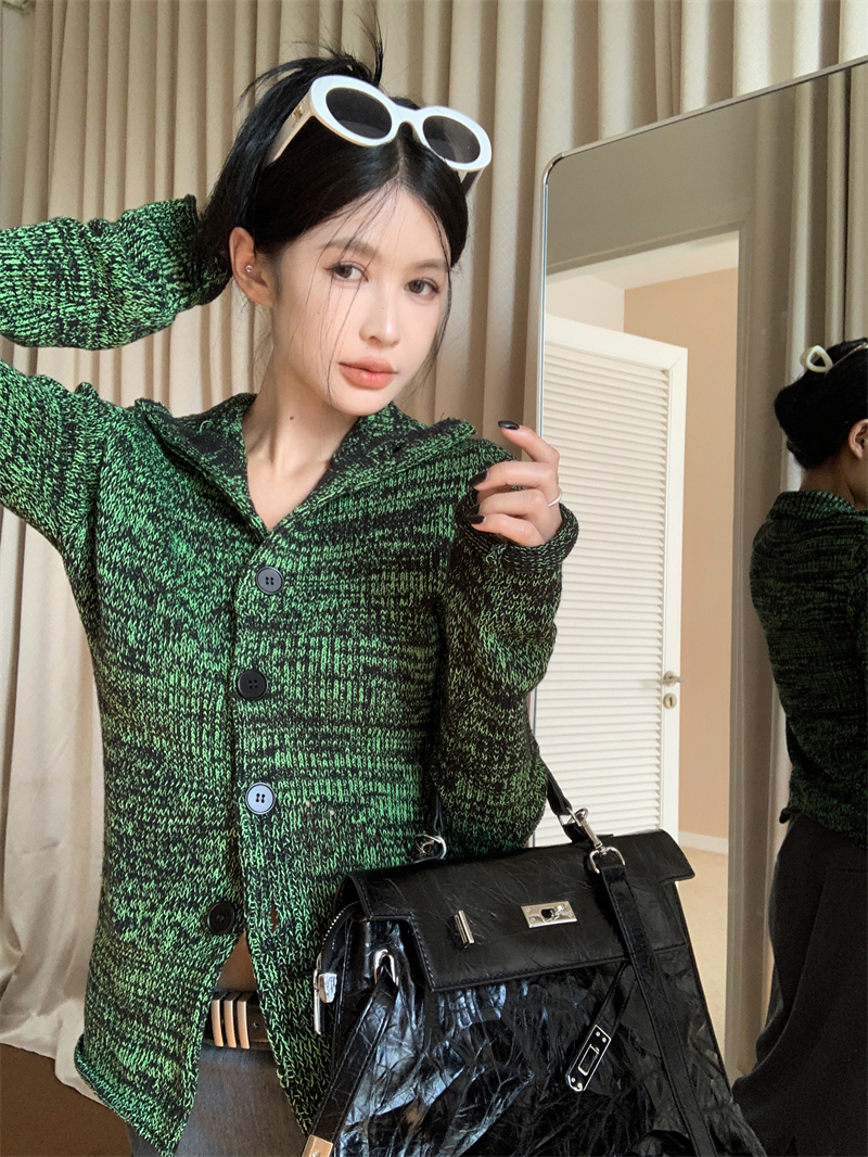 Actual shot of turtleneck sweater design niche slim fit retro sweater cardigan