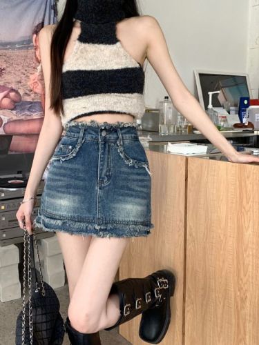 Raw edge denim skirt for women 2024 spring and summer Korean style high-waist slim hot girl anti-exposure hip-covering short skirt