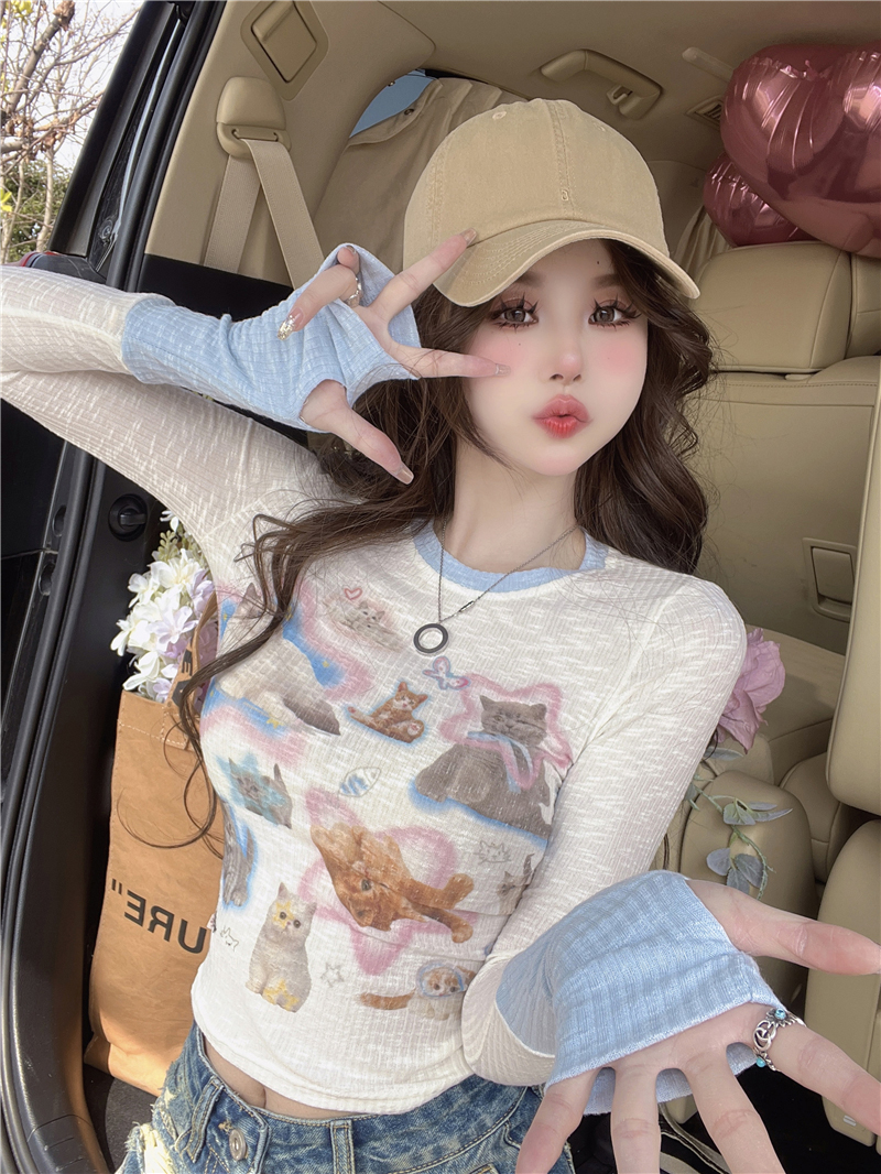 Real shot of American style bottoming shirt, slim long-sleeved T-shirt for women, cat hottie inner short top