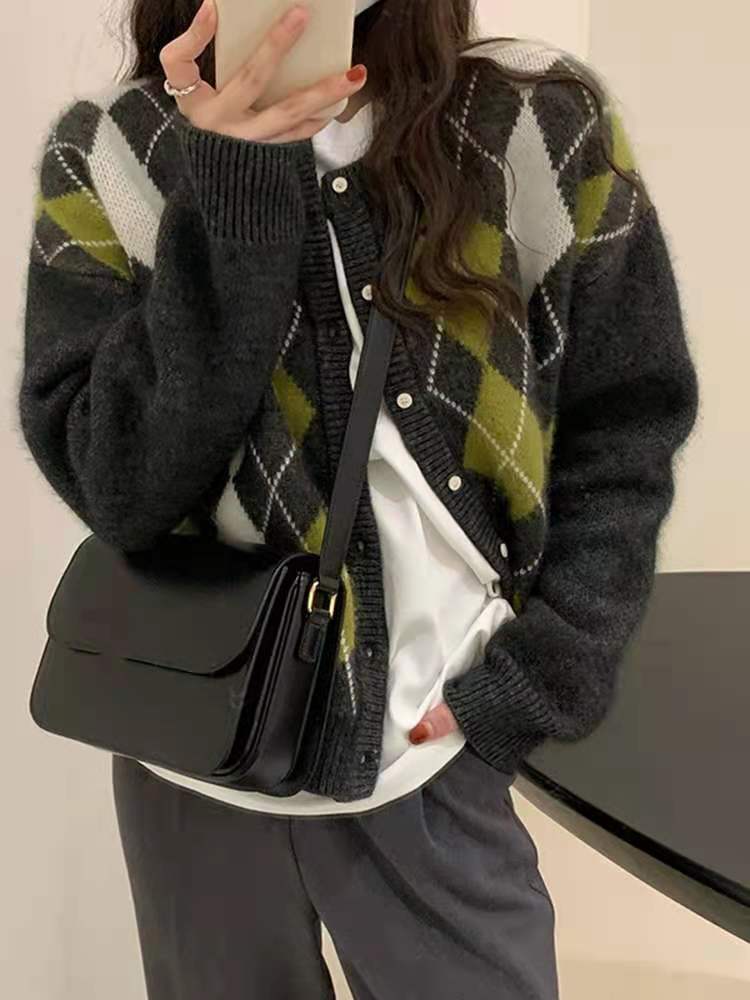 Round neck long-sleeved sweater single-breasted loose slim Korean style preppy sweater cardigan top for women