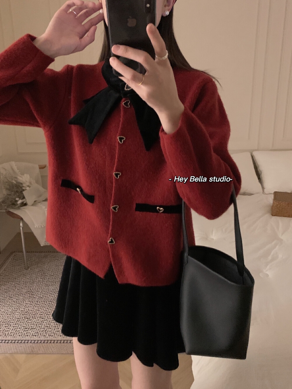 Bow-tie small fragrant knitted cardigan women's short 2024 early spring new style loose and chic New Year red sweater