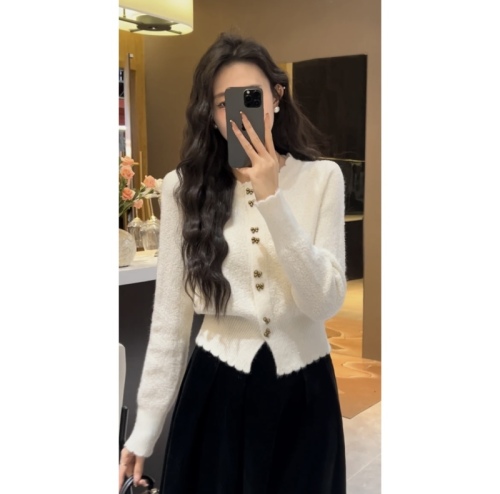 Red berry autumn and winter new style small fragrant butterfly gold button sweater women's long-sleeved solid color versatile sweater cardigan trendy