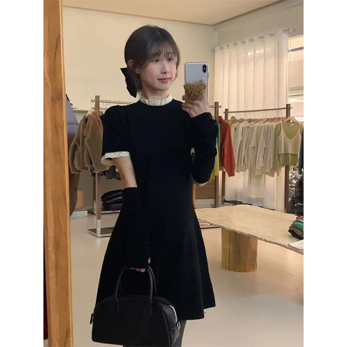 23 Winter style slim fit and versatile Hepburn style black knitted dress with slim waist and A-line skirt with sleeves inside