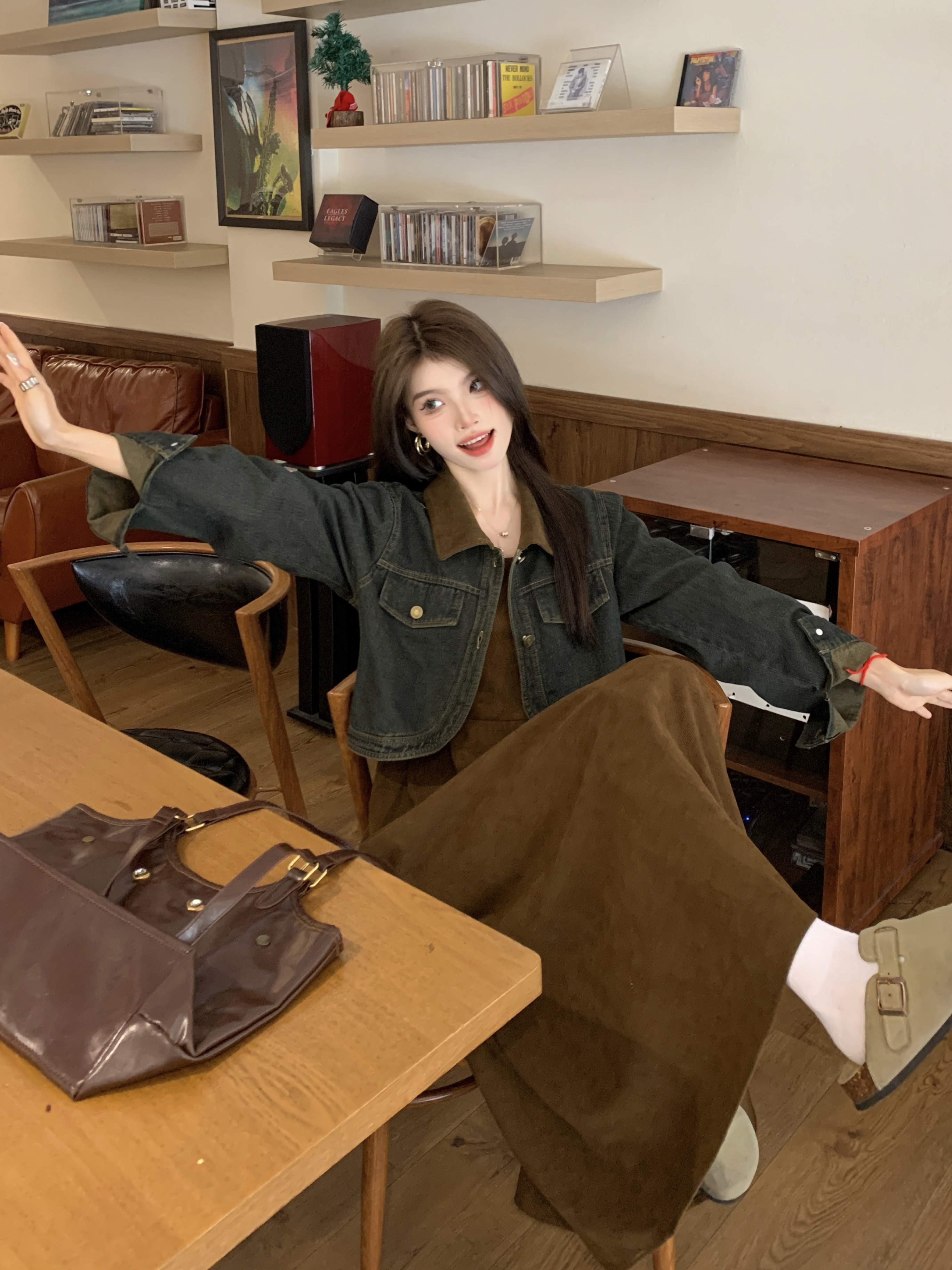 Actual shot of new spring and autumn retro denim long-sleeved small coat suspender skirt fashionable thickened two-piece suit skirt