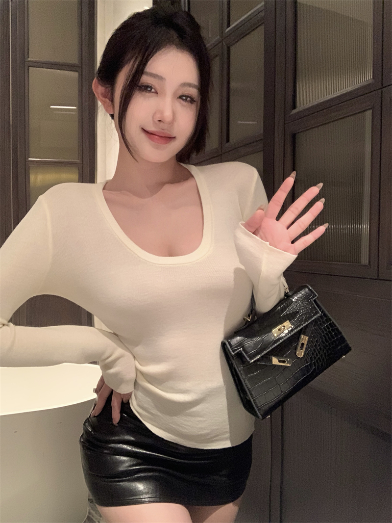 Real shot solid color sexy U-neck long-sleeved T-shirt autumn and winter new pure lust style slim fit inner top