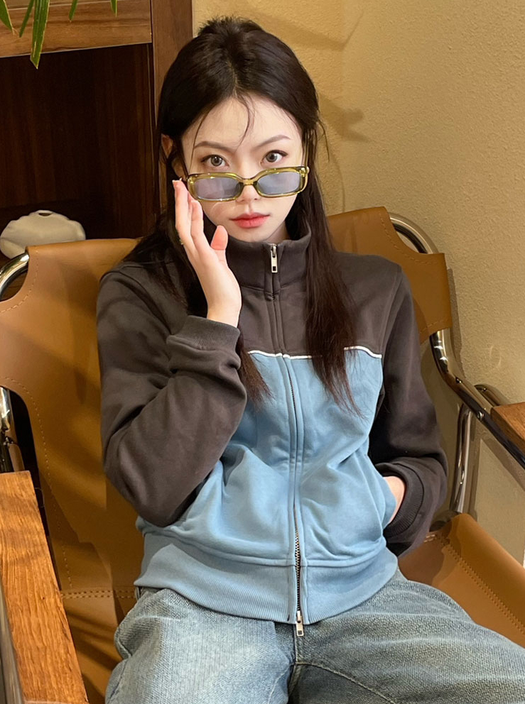 The back collar is ball-proof and equipped with cotton screw thread. Imitation cotton Chinese cotton composite 310g thin sweatshirt for women with spliced ​​POLO collar.