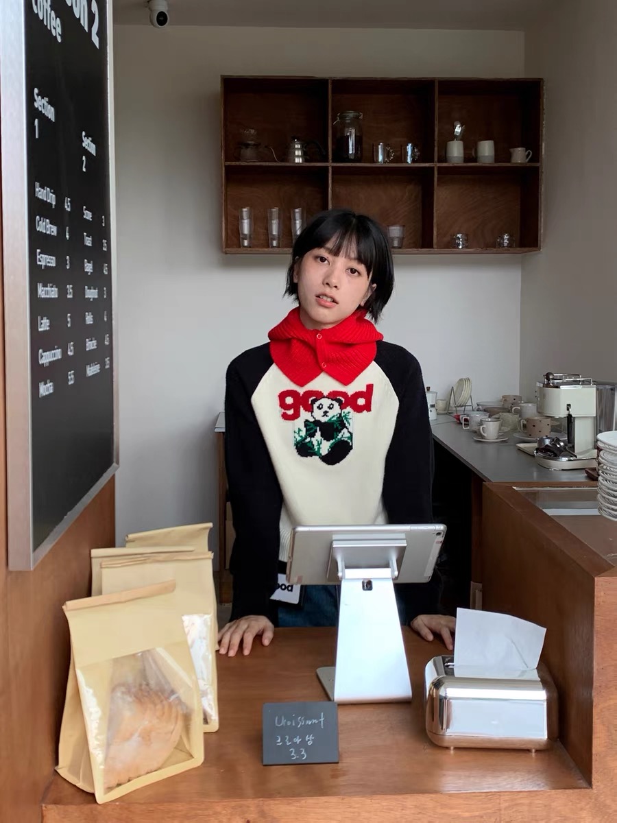 美好商店MeihaoStore不去動物園也能見到大熊貓的插肩袖拼接毛衣
