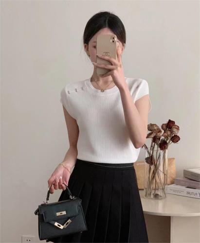 Short-sleeved t-shirt for women 2024 new spring and summer round neck solid color versatile sleeves ice silk sweater top thin