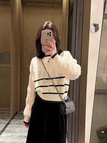 Striped Contrast Color Puff Sleeve Sweater Women's 2024 New Women's Spring Bottoming Shirt Sweet Age-Reducing Knitted Top