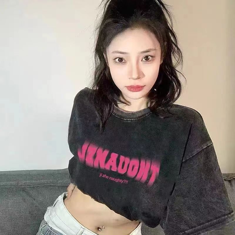 220克精梳純棉洗水黑落肩寬鬆版型後包邊短袖T恤印花款