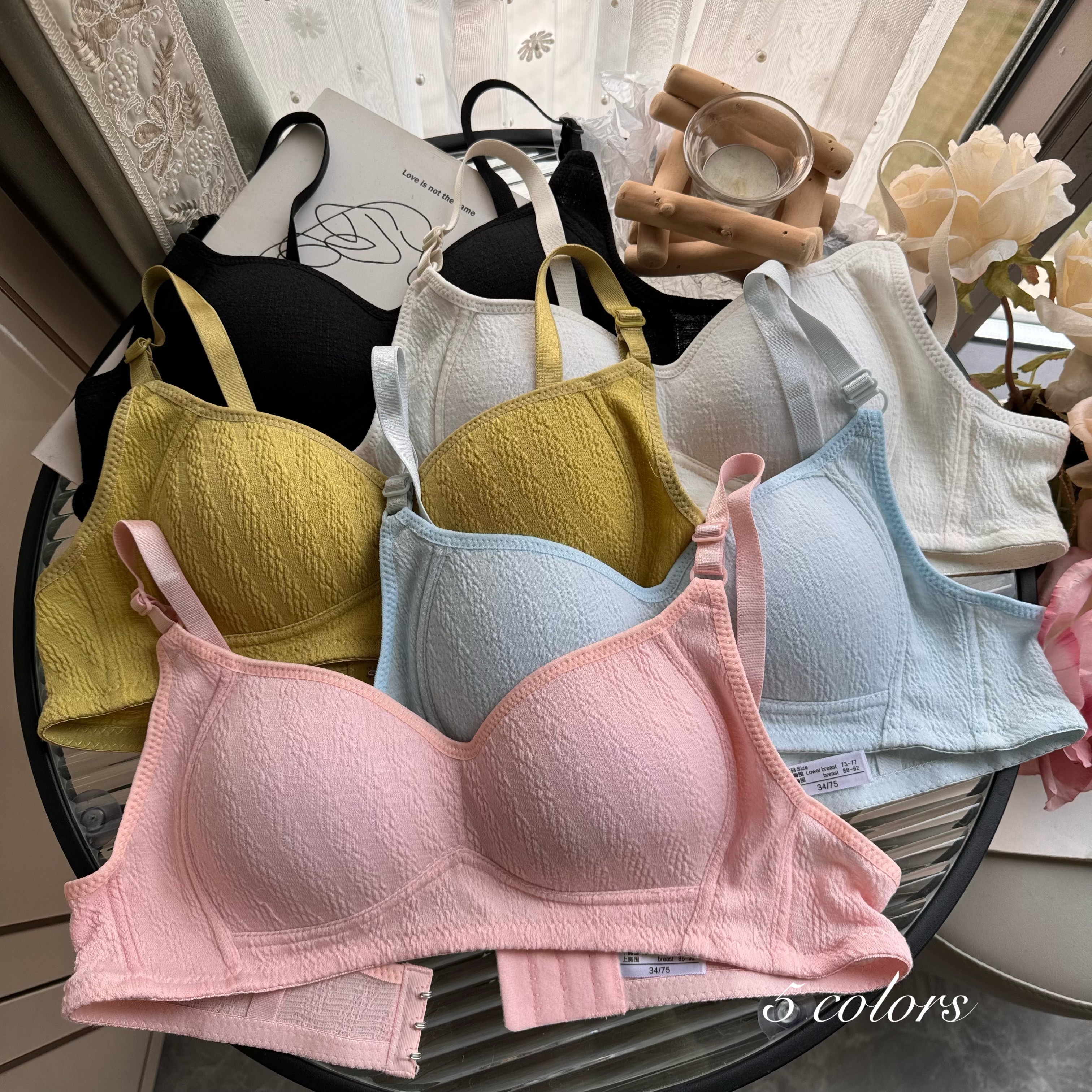 Real shot of Japanese style sexy, simple and versatile push-up bra without rims for girls, bra to hold side breasts underwear