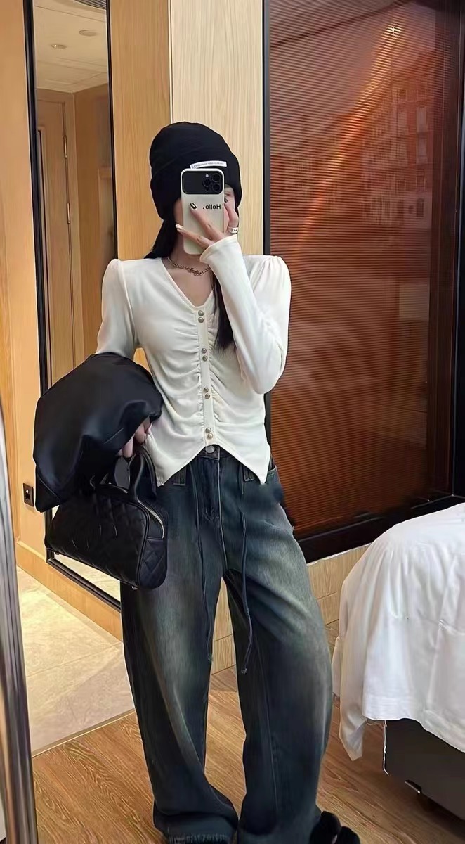 法式設計感辣妹褶皺修身顯瘦大V領小眾甜酷辣氣質時尚長袖T恤上衣